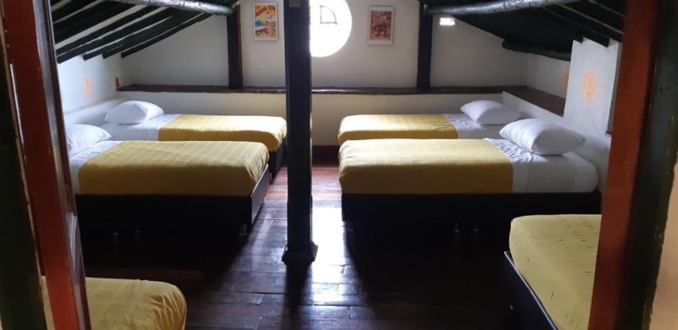 Cedron Hostel Bogota Bagian luar foto